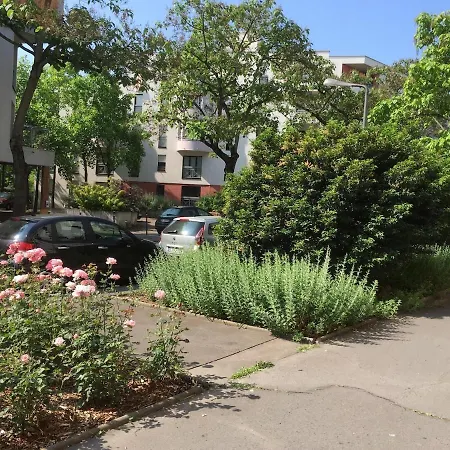 Grand T2 Confort 50 M2 Tv Avec Canal Séries Netflix Dazen Bein Sport Apple Tv Ocs Paramount Prime Vidéo *