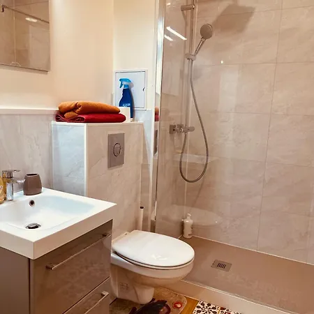 Lägenhet T2 Confort Tv 55' Avec Canal Series Netflix Dazen Bein Sport Apple Tv Ocs Paramount Prime Video *