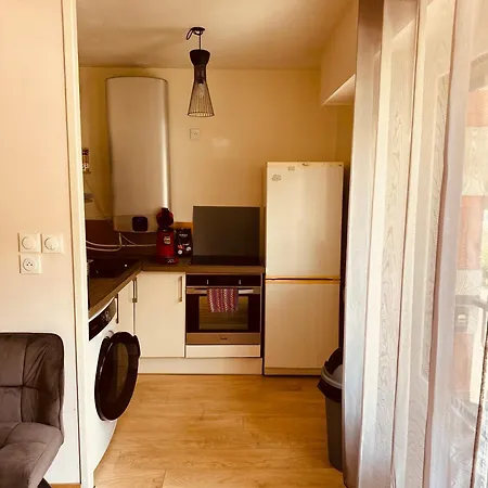 Grand T2 Confort 50 M2 Tv Avec Canal Séries Netflix Dazen Bein Sport Apple Tv Ocs Paramount Prime Vidéo *