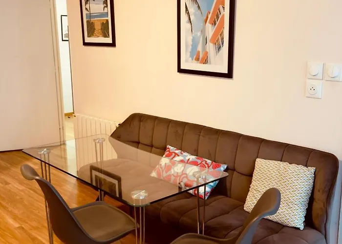 T2 Confort Tv 55' Avec Canal Series Netflix Dazen Bein Sport Apple Tv Ocs Paramount Prime Video *